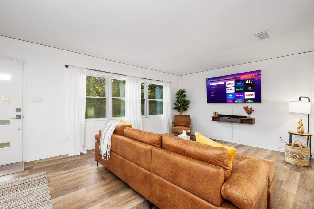 Modern Near Uf, Stadium - Private Gazebo Holiday home *